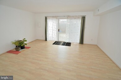 8416 Forrester Blvd unit 577, Springfield, VA 22152 - photo 2