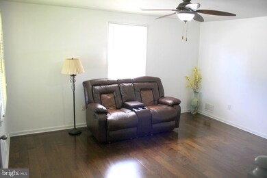 913 Homberg Ave, Essex, MD 21221 - photo 3