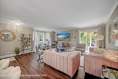 03-Living Room