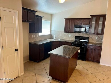 14413 Desert Ocotillo Dr, Horizon City, TX 79928 - photo 4
