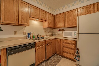 1046PleasantSt_0006