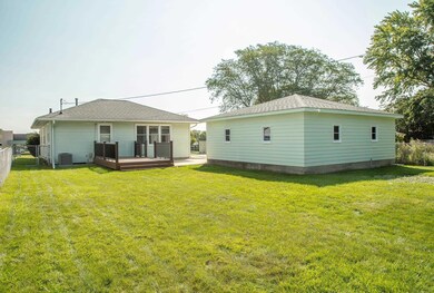 1260 Sheldon St, Waterloo, IA 50701 - photo 5