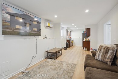 07-2525-Linlawn-St-Lansing-MI-48910-Wind