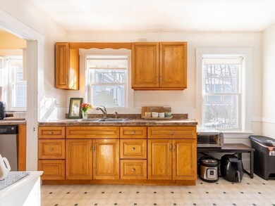 139-141 Harvard St unit 1, Newton, MA 02460 - photo 5