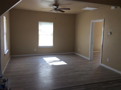 415 N Brazos Ave, Cleburne, TX 76031 - photo 4