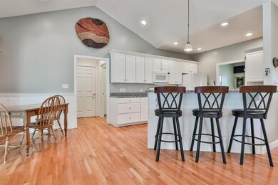 3 Harriet Ct, Londonderry, NH 03053 - photo 3