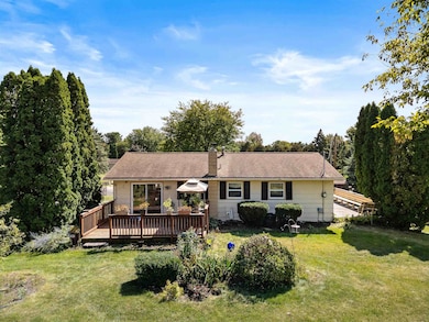 201 Cedar St, Johnson Creek, WI 53038 - photo 4