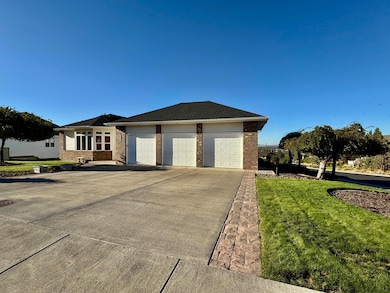 3735 SW Timber Ave, Redmond, OR 97756 - photo 3