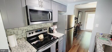 6948 Woodstream Ln, Lanham, MD 20706 - photo 5