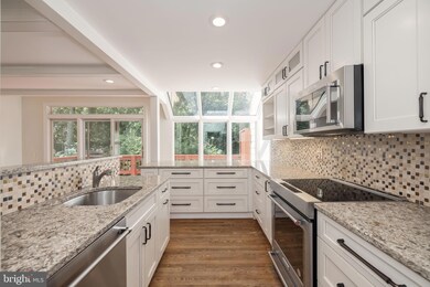 10718 Brewer House Rd, Rockville, MD 20852 - photo 4