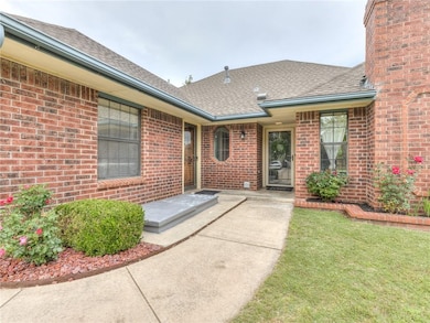 1505 NE 25th St, Moore, OK 73160 - photo 3