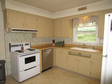 268 Old Carverton Rd, Shavertown, PA 18708 - photo 2