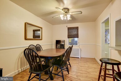 8627 Willow Oak Rd, Parkville, MD 21234 - photo 5