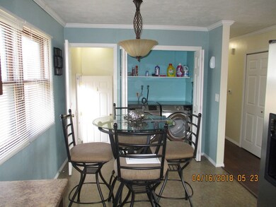Kitchen Dining Area
