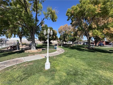 3670 Isle Royale Dr, Las Vegas, NV 89122 - photo 4