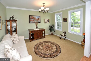 7725 White Willow Ct, Springfield, VA 22153 - photo 4