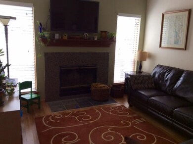 213 Hampton Place Blvd, Troy, NY 12180 - photo 3