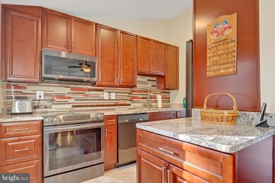 16131 Olmstead Ln, Woodbridge, VA 22191 - photo 2