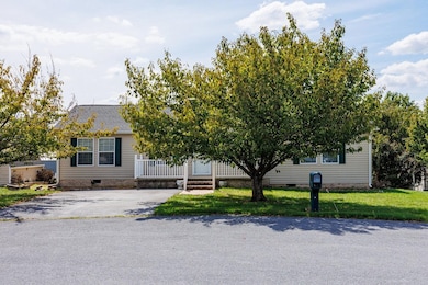 1724 Hermitage Dr, Harrisonburg, VA 22801 - photo 2