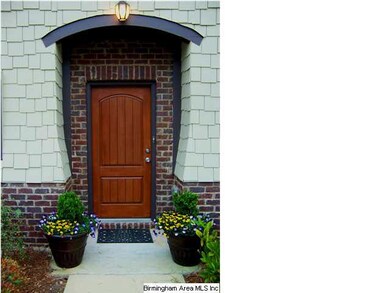 WELCOMING ENTRY!