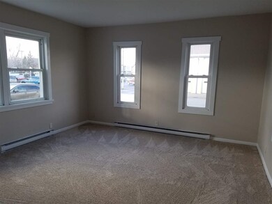 218 W Franklin St, Berne, IN 46711 - photo 3