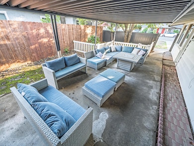 760 Locust St, Redding, CA 96001 - photo 2