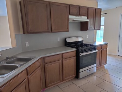 2439 Fox River Ln, Spring, TX 77386 - photo 4