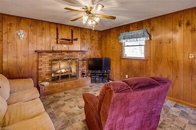 2742 Old Cox Rd, Asheboro, NC 27205 - photo 6