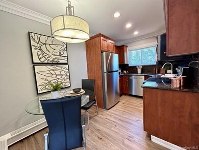 45 Golden Ave unit J09, Deer Park, NY 11729 - photo 4