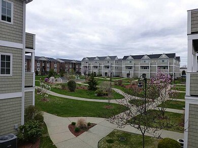663 Metacom Ave unit 2, Bristol, RI 02809 - photo 2