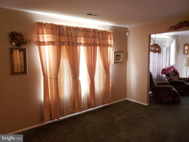 15 Pinecrest Dr, Woodbury, NJ 08096 - photo 3