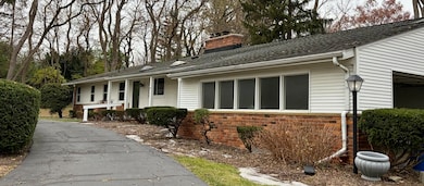 6493 Thorncrest Dr, Bloomfield Hills, MI 48301 - photo 2