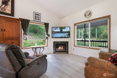 22044 Bluewater Dr SE, Yelm, WA 98597 - photo 6