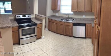 8077 Stargrass Ct, Jacksonville, FL 32210 - photo 3