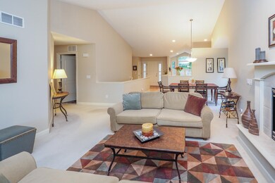 222 Round Hill Rd-105