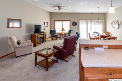 320 1st St NE unit 103, Mason City, IA 50401 - photo 5
