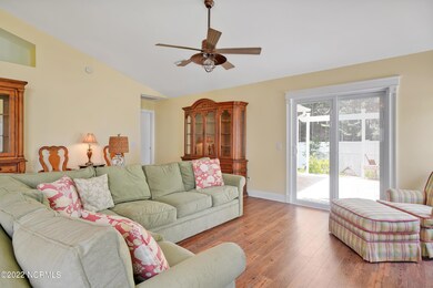 207WatersPointCourt-07