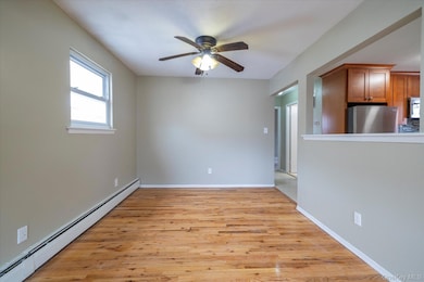 148-27 230th Place unit 2, Jamaica, NY 11413 - photo 5