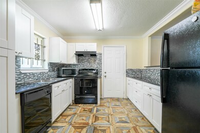 6806 Darien St, Houston, TX 77028 - photo 6