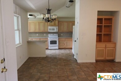 304 Wagontrain Cir, Copperas Cove, TX 76522 - photo 7