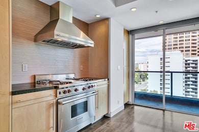 Blair House unit 1005, Los Angeles, CA 90024 - photo 6