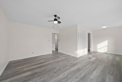 673 Roth Ave, Columbus, OH 43228 - photo 3