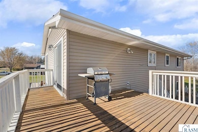 14435 Woodville Dr, Waseca, MN 56093 - photo 5