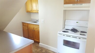 74 Cottage St unit 5, Franklin, MA 02038 - photo 3