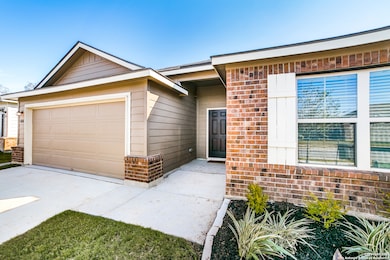 6826 Diamond Valley, San Antonio, TX 78242 - photo 2