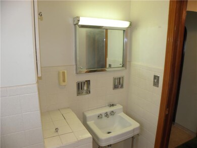 Full Bath.