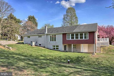 506 Longview Dr, Middletown, PA 17057 - photo 2