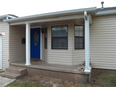 26 E Midland St, Shawnee, OK 74804 - photo 2