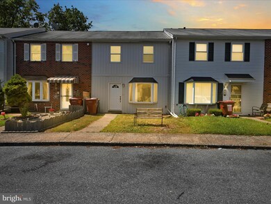 27 Eisenhower Cir, Whitehall, PA 18052 - photo 2