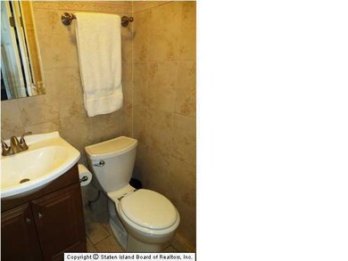 18 Simmons Ln, Staten Island, NY 10314 - photo 6